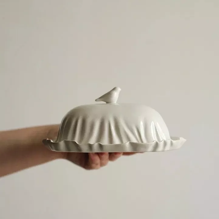 Масленка с птичкой на крышке ручной работы