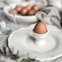 Набор из 4 подставок для яиц, белые купить в интернет-магазине Антикварня