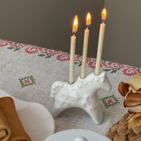 Подсвечник для 3 тонких свечи в форме статуэтки Лошади, белый купить в интернет-магазине Антикварня