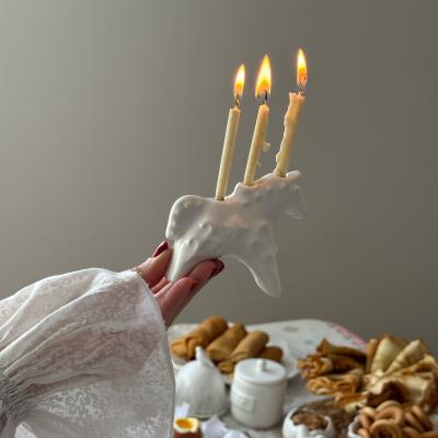 Подсвечник для 3 тонких свечи в форме статуэтки Лошади, белый ручной работы, купить в интернет-магазине антикварня